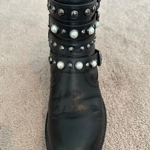G by Guess Ankle Boots - Picture 2 of 5